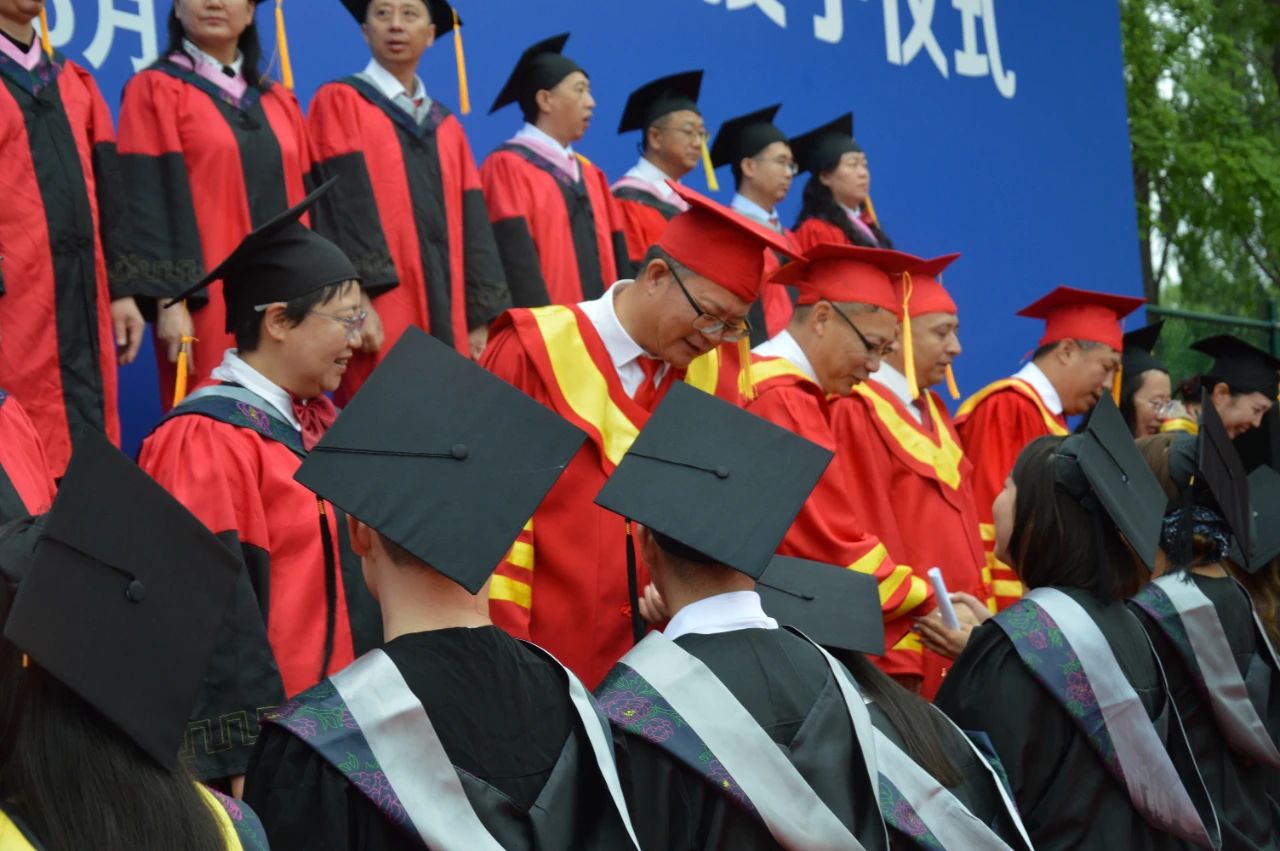 dcc10b84d5ae43ba80bc089535e4d833.jpg